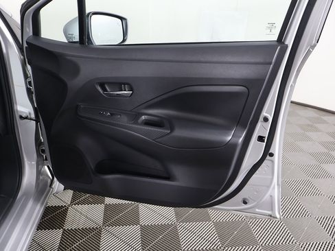 Used 2024 Nissan Versa SV w/ Trunk Package image 19