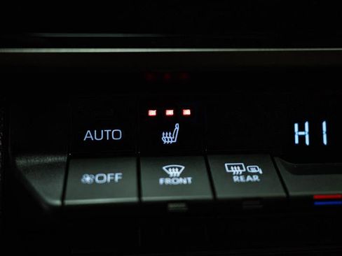 Used 2025 Toyota Camry SE image 23