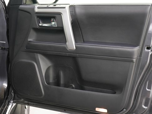 Used 2022 Toyota 4Runner Limited AWD/4WD image 11