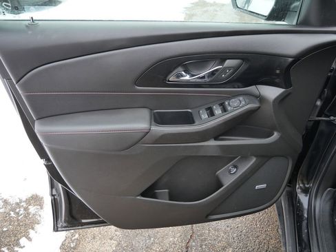 Used 2023 Chevrolet Traverse RS image 29