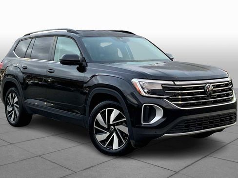 Used 2024 Volkswagen Atlas SE image 2