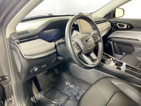 Used 2022 Jeep Compass Limited w/ Elite Group AWD/4WD image 9