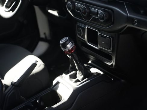 Used 2018 Jeep Wrangler Unlimited Sport AWD/4WD image 15