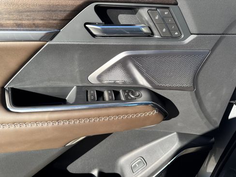 New 2026 GMC Acadia Denali Ultimate w/ LPO, Floor Liner Package image 28