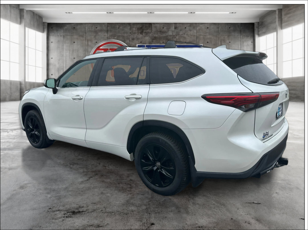 Used 2020 Toyota Highlander XLE AWD/4WD image 7