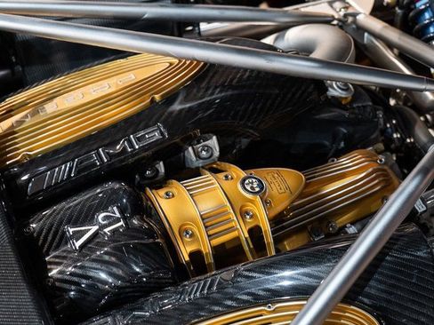 Used 2017 Pagani Huayra image 48