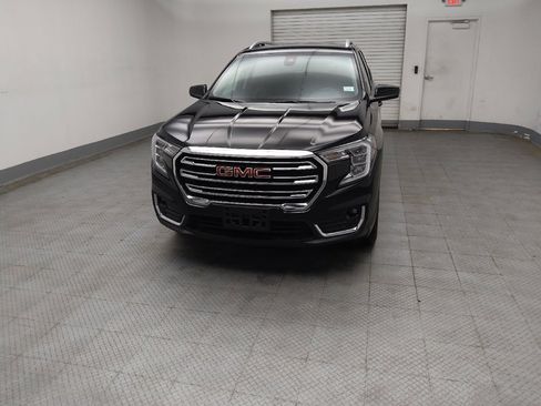 Used 2024 GMC Terrain SLT AWD/4WD image 15