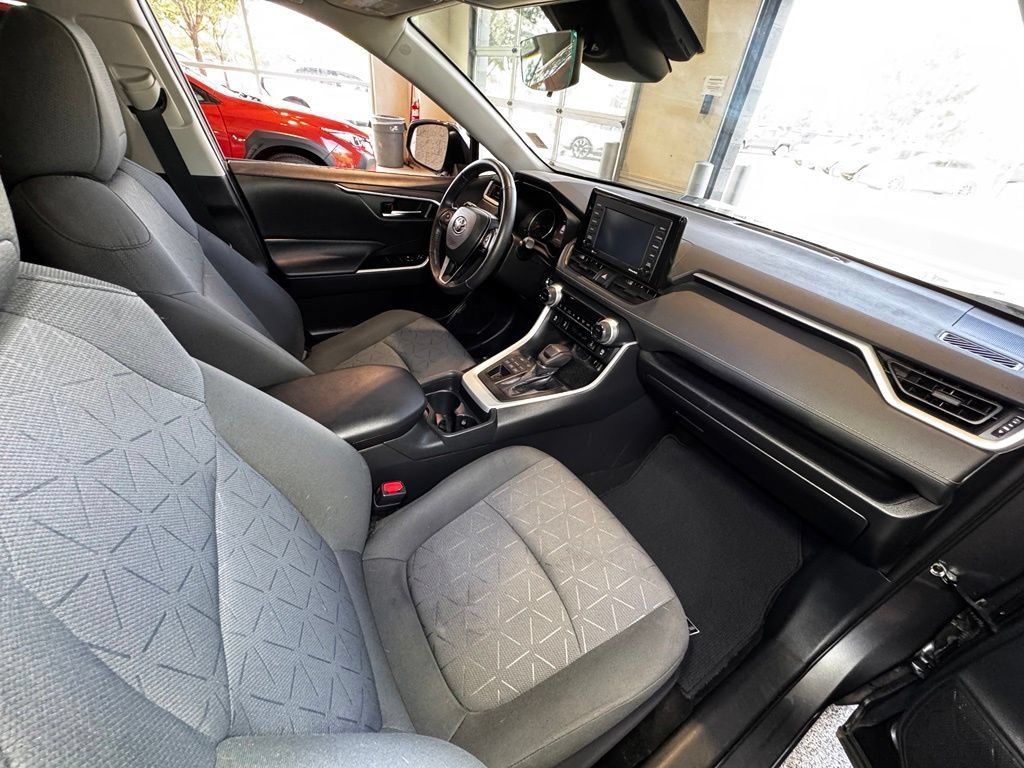 Certified 2021 Toyota RAV4 XLE w/ Convenience Package AWD/4WD image 50