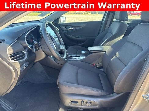 Used 2024 Chevrolet Malibu LT image 2