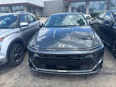 Used 2025 Hyundai Sonata SEL FWD image 6