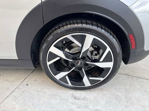 Certified 2025 MINI Cooper S image 6