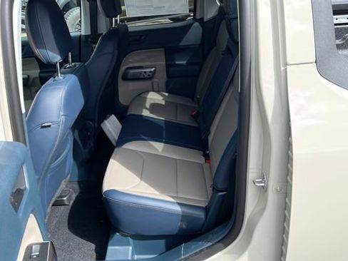 Used 2025 Ford Maverick Lariat AWD/4WD image 29