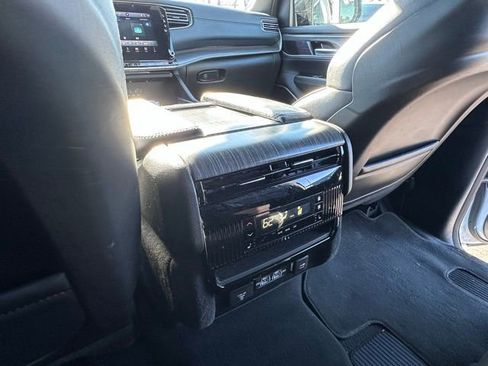 Used 2024 Jeep Wagoneer L Series III w/ Flexible Seating Group image 34