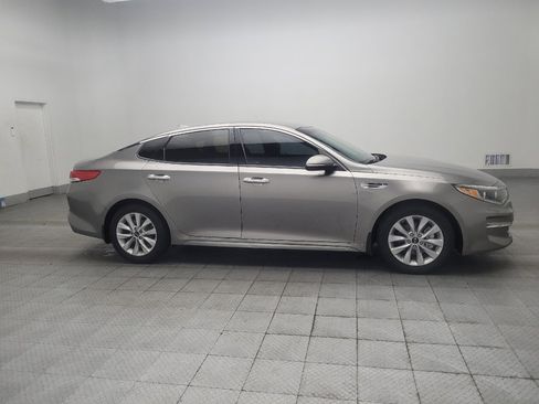 Used 2016 Kia Optima EX FWD image 11