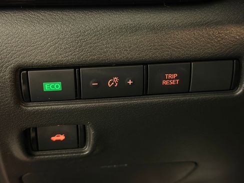 Used 2020 Nissan Sentra SV w/ Trunk Package image 17