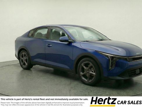 Used 2025 Kia K4 LXS image 1