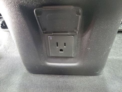 Used 2018 Chevrolet Equinox LT image 16