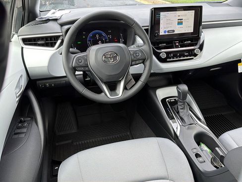 New 2026 Toyota Corolla SE FWD image 18