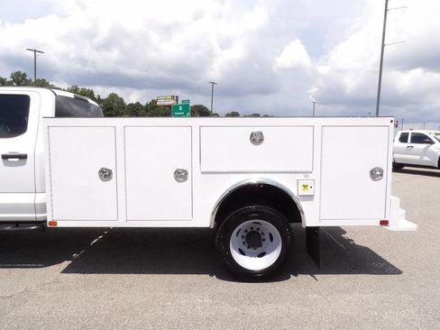 Used 2024 Ford F550 4x4 Crew Cab Super Duty w/ XLT Value Package image 48