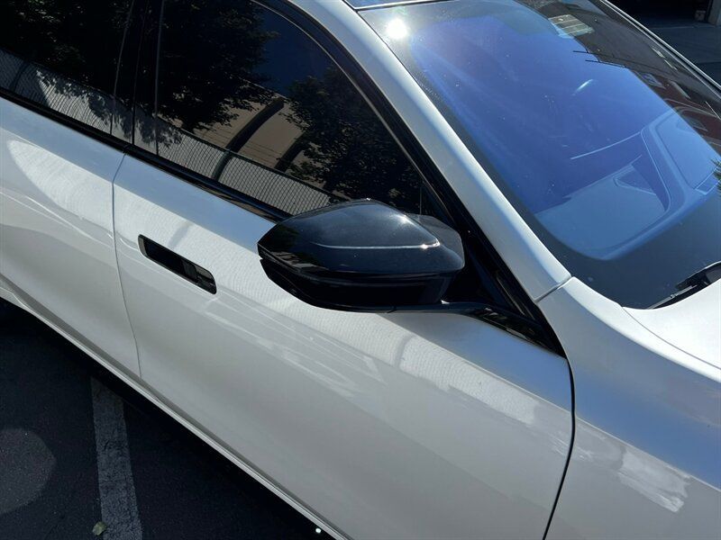 Used 2024 BMW i7 M70 AWD/4WD image 9