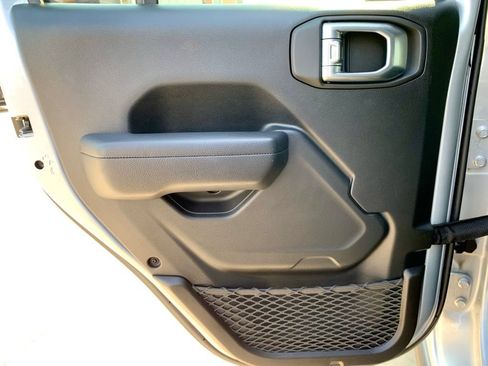 Used 2024 Jeep Wrangler Unlimited Sport AWD/4WD image 16