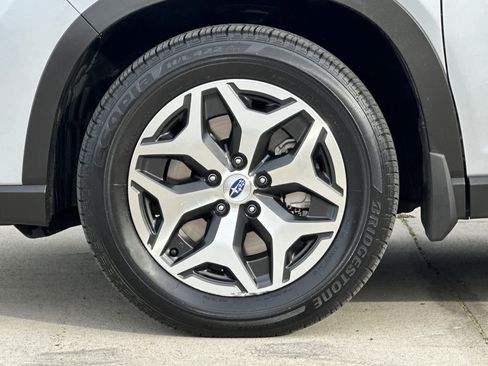 Used 2023 Subaru Forester Premium image 25