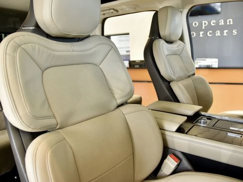 Used 2023 Lincoln Navigator Reserve AWD/4WD image 29