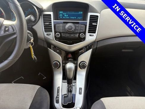 Used 2015 Chevrolet Cruze LS image 13