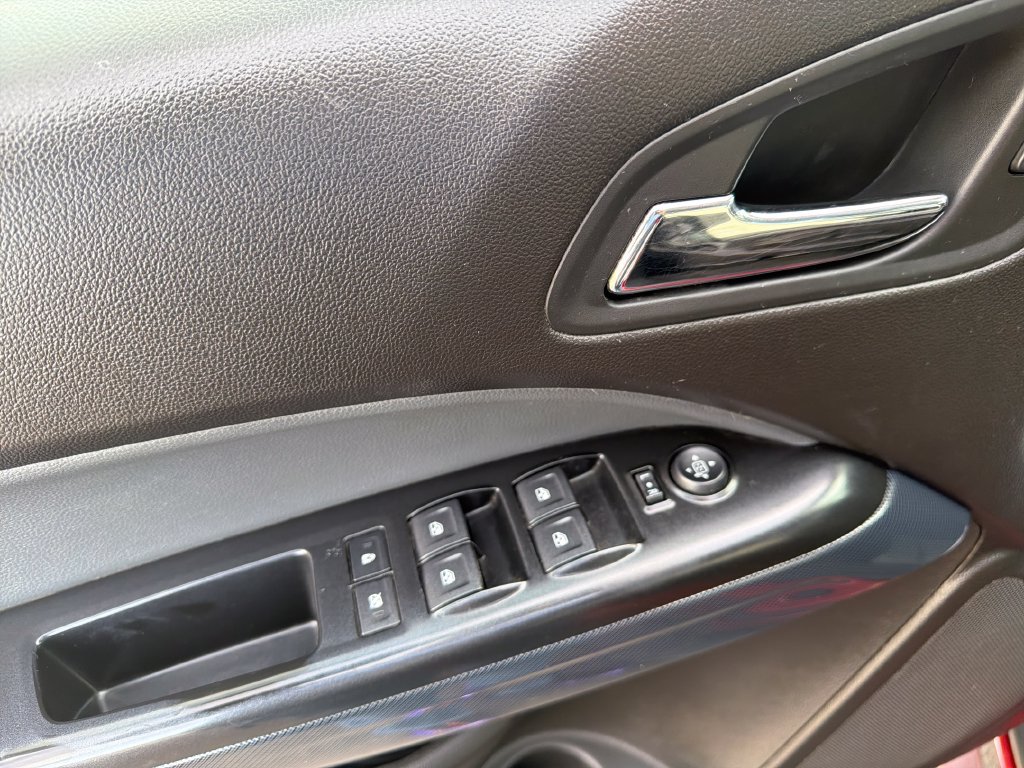Used 2016 Chevrolet Colorado Z71 AWD/4WD image 10