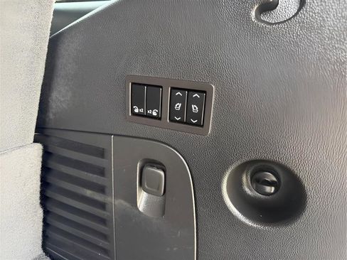 Used 2018 Cadillac Escalade Platinum image 33