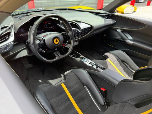 Used 2023 Ferrari SF90 Stradale Base image 40