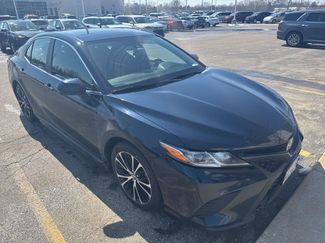 Used 2020 Toyota Camry SE video 1