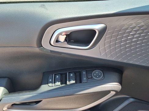 Certified 2023 Kia Soul LX w/ Option Group 015 FWD image 2