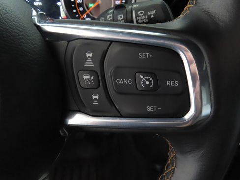 Used 2023 Jeep Wrangler Unlimited Sahara AWD/4WD image 14