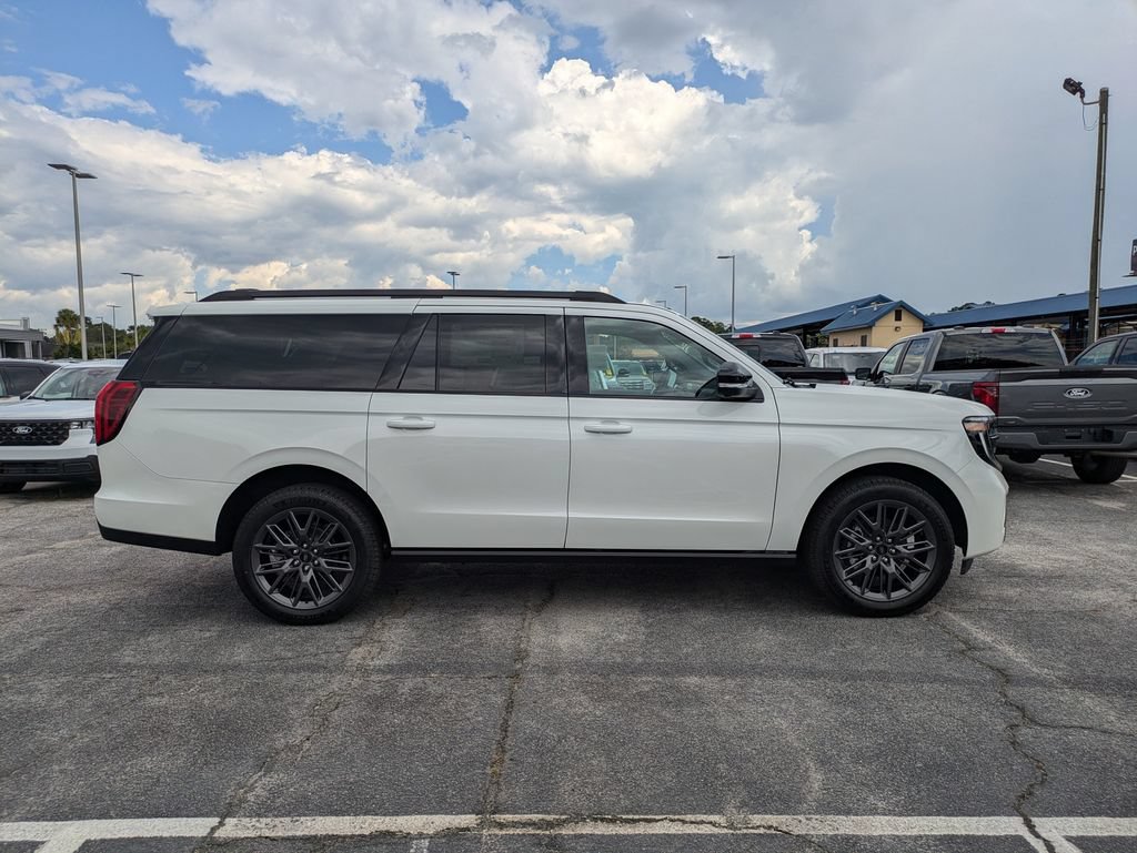 New 2027 Ford Expedition Max Platinum w/ Stealth Appearance Package RWD image 3