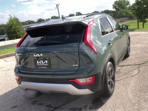 New 2025 Kia Niro EX image 2
