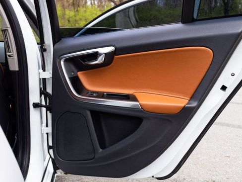 Used 2015 Volvo S60 T6 Platinum image 38