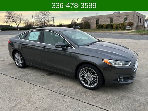 Used 2016 Ford Fusion SE w/ Equipment Group 202A image 7