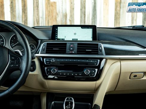 Used 2017 BMW 330i xDrive Wagon image 21