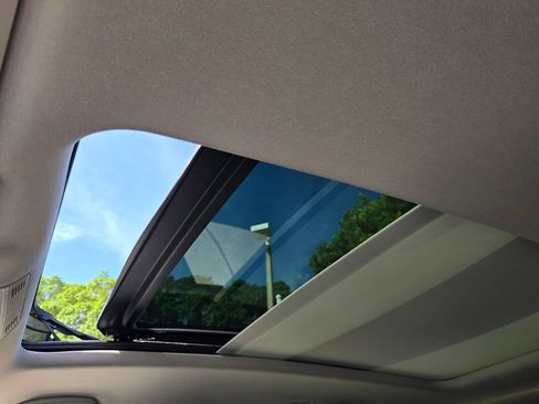 Certified 2026 Volkswagen Atlas SE w/ Panoramic Sunroof Package FWD image 22