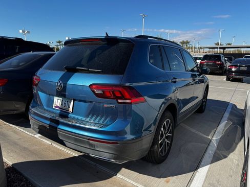 Used 2019 Volkswagen Tiguan SE w/ Panoramic Sunroof Package image 4