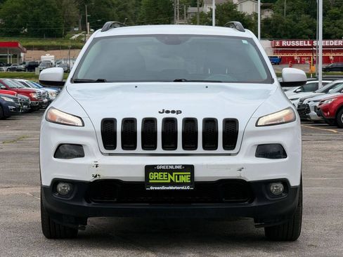 Used 2016 Jeep Cherokee Latitude w/ Comfort/Convenience Group FWD image 3