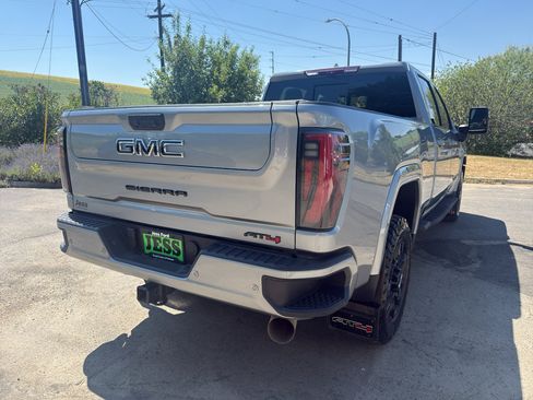 Used 2025 GMC Sierra 3500 AT4 w/ AT4 Premium Plus Package AWD/4WD image 8