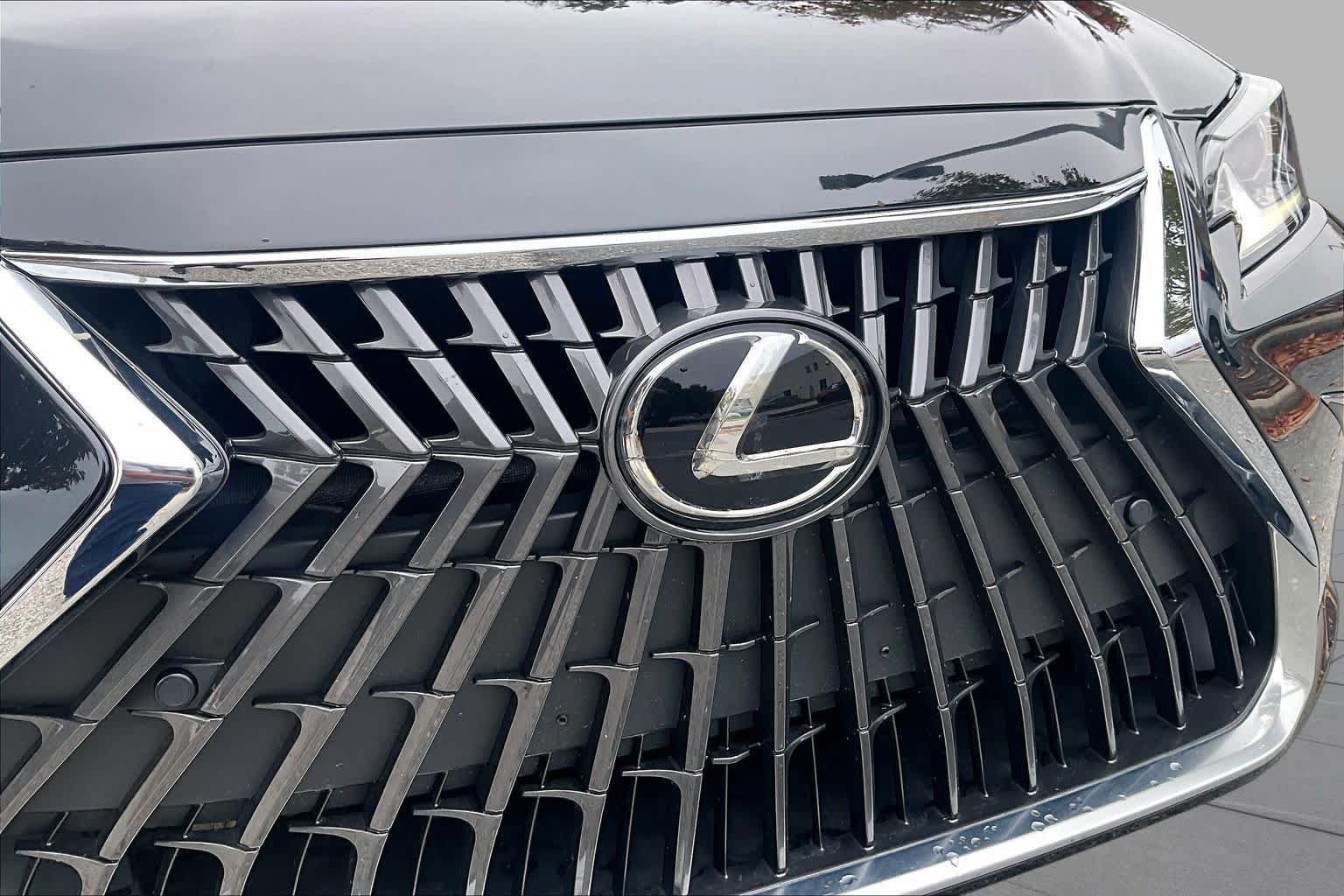 Used 2023 Lexus ES 350 w/ Premium Package FWD image 30