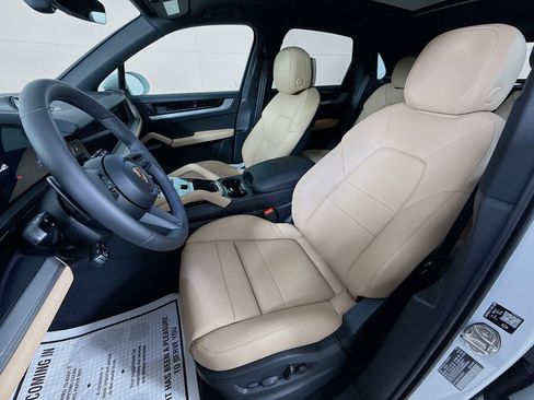 Certified 2026 Porsche Cayenne E-Hybrid image 5
