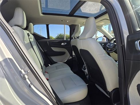 Certified 2024 Volvo XC40 B5 Plus w/ Protection Package Premier image 20