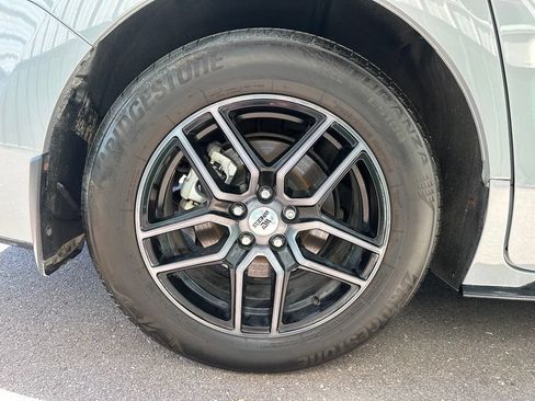 Used 2023 Toyota Sienna XSE AWD/4WD image 41