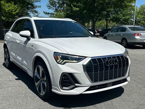 Used 2021 Audi Q3 2.0T Premium Plus AWD/4WD image 3