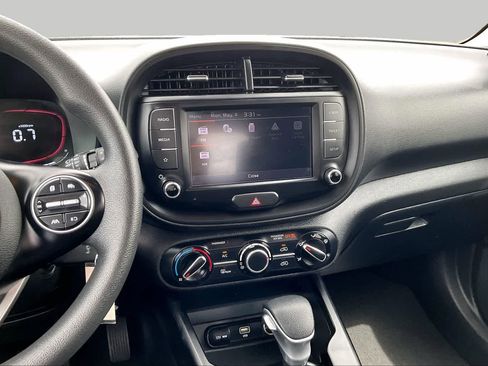 Used 2024 Kia Soul LX w/ Option Group 015 FWD image 7