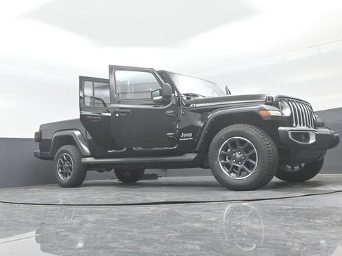 Used 2022 Jeep Gladiator Overland w/ Popular Equipment Package AWD/4WD image 28